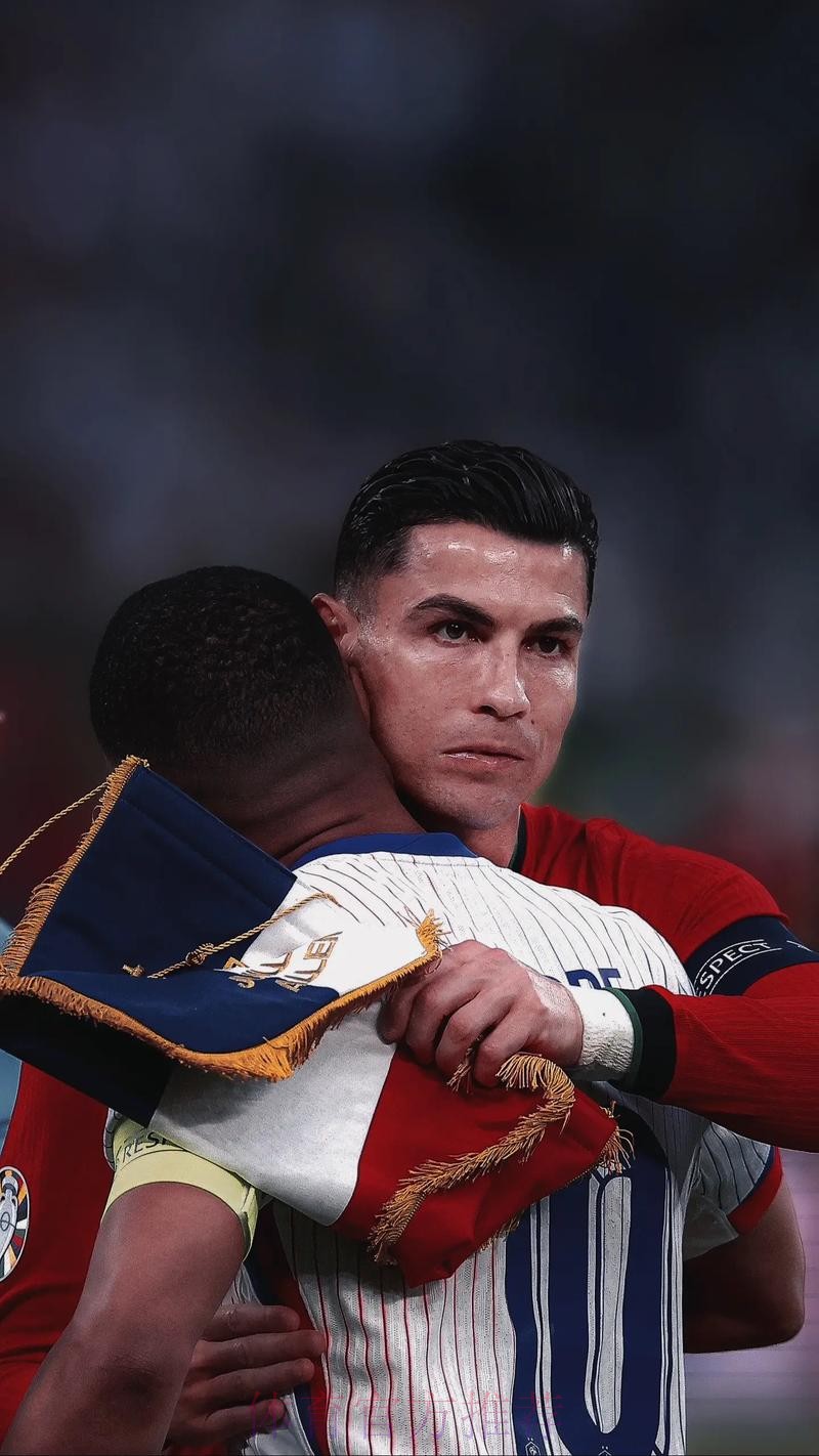 赫塞:姆巴佩和C罗区别不大,他们都很有才华 赫塞:姆巴佩和C罗区别不大,他们都很有才华